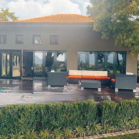 Pecanwood Relaxing Villa 5 Bedroom With Pool Hartbeespoort Luaran gambar