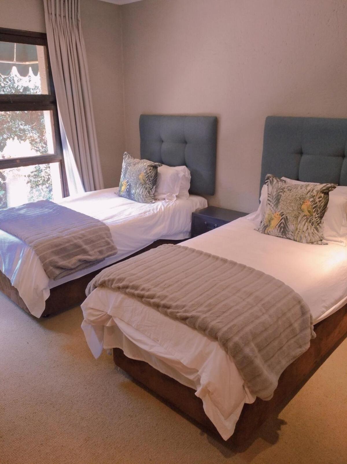 Pecanwood Relaxing Villa 5 Bedroom With Pool Hartbeespoort Luaran gambar