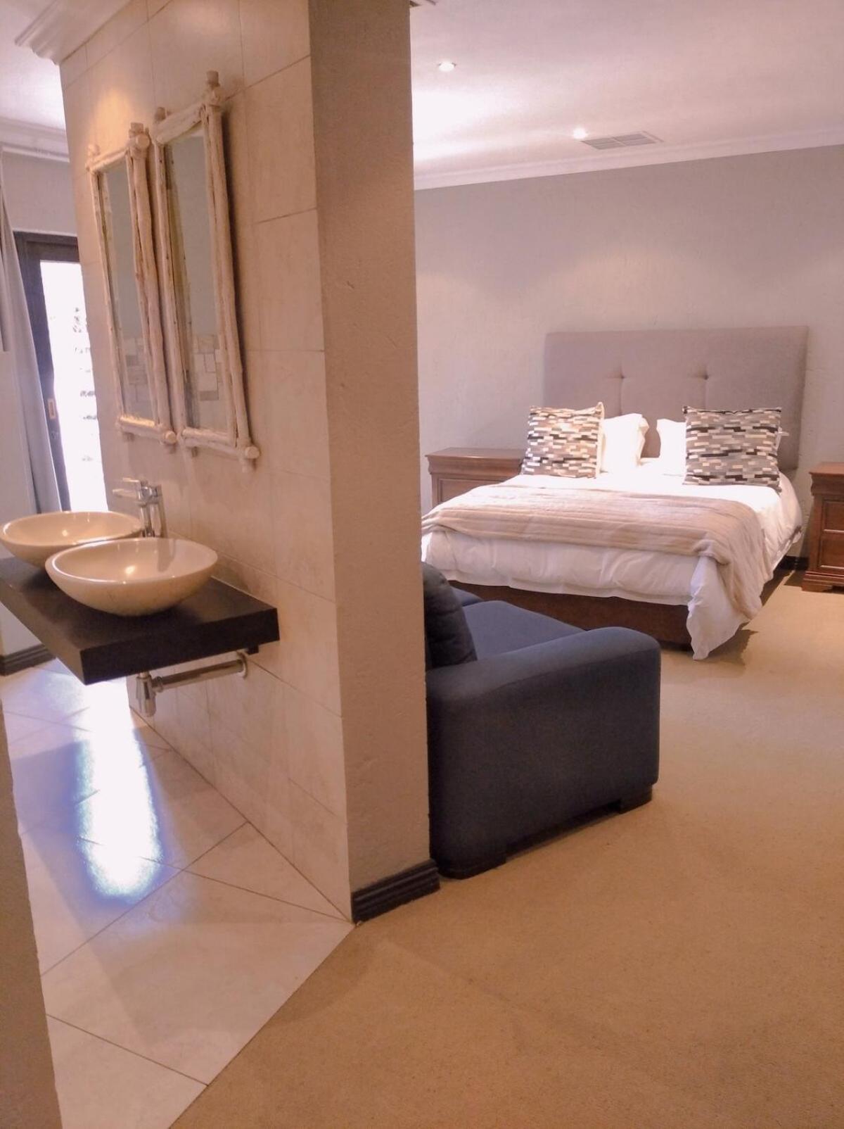 Pecanwood Relaxing Villa 5 Bedroom With Pool Hartbeespoort Luaran gambar