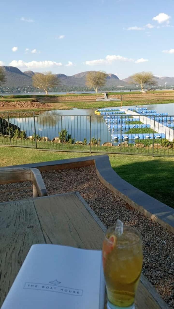 Pecanwood Relaxing Villa 5 Bedroom With Pool Hartbeespoort Luaran gambar