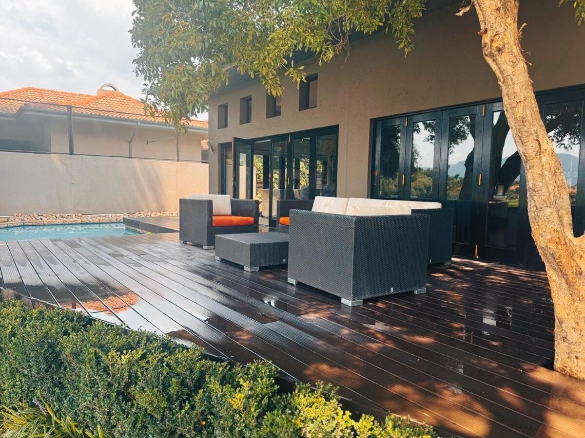 Pecanwood Relaxing Villa 5 Bedroom With Pool Hartbeespoort Luaran gambar