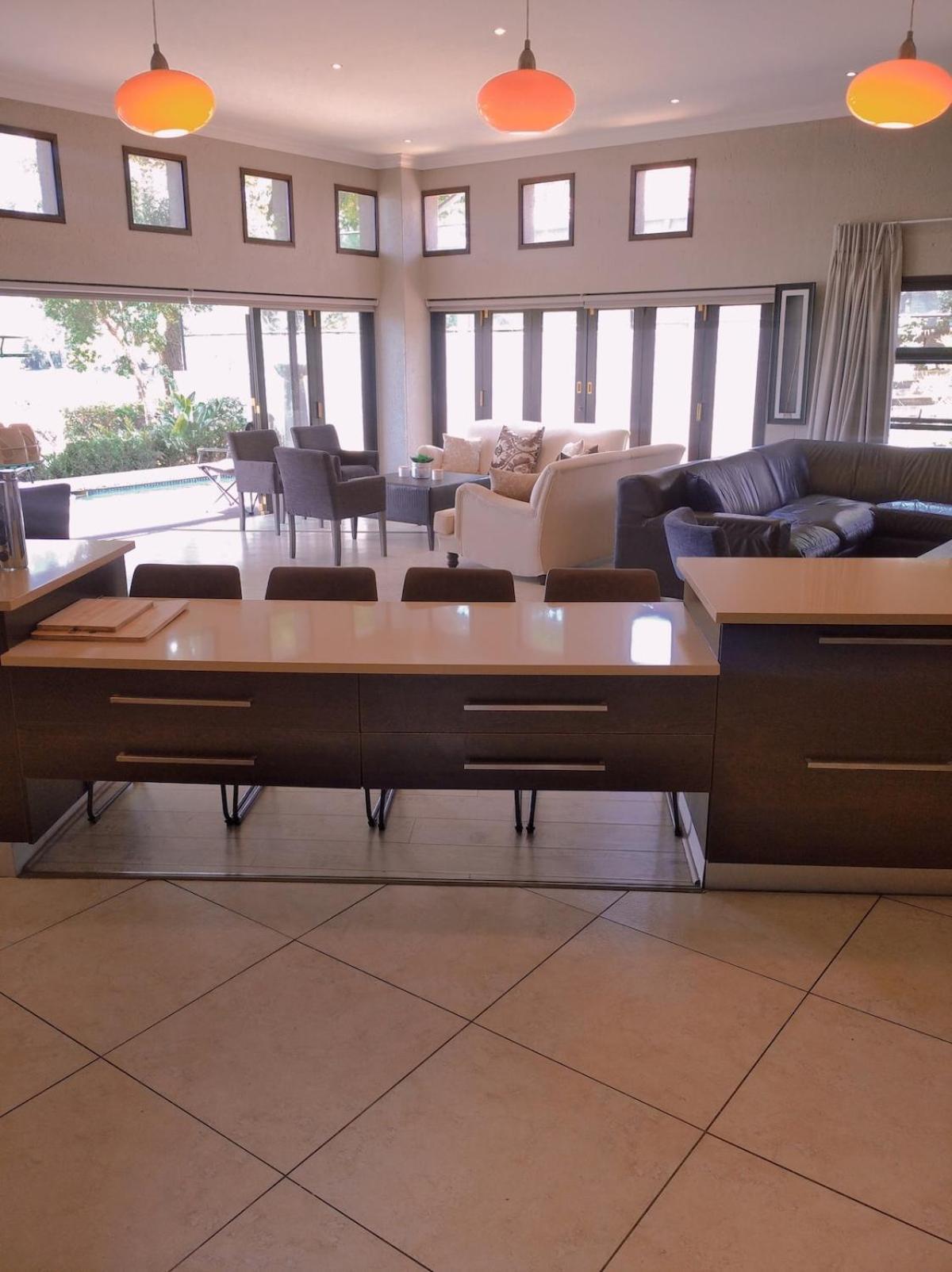 Pecanwood Relaxing Villa 5 Bedroom With Pool Hartbeespoort Luaran gambar