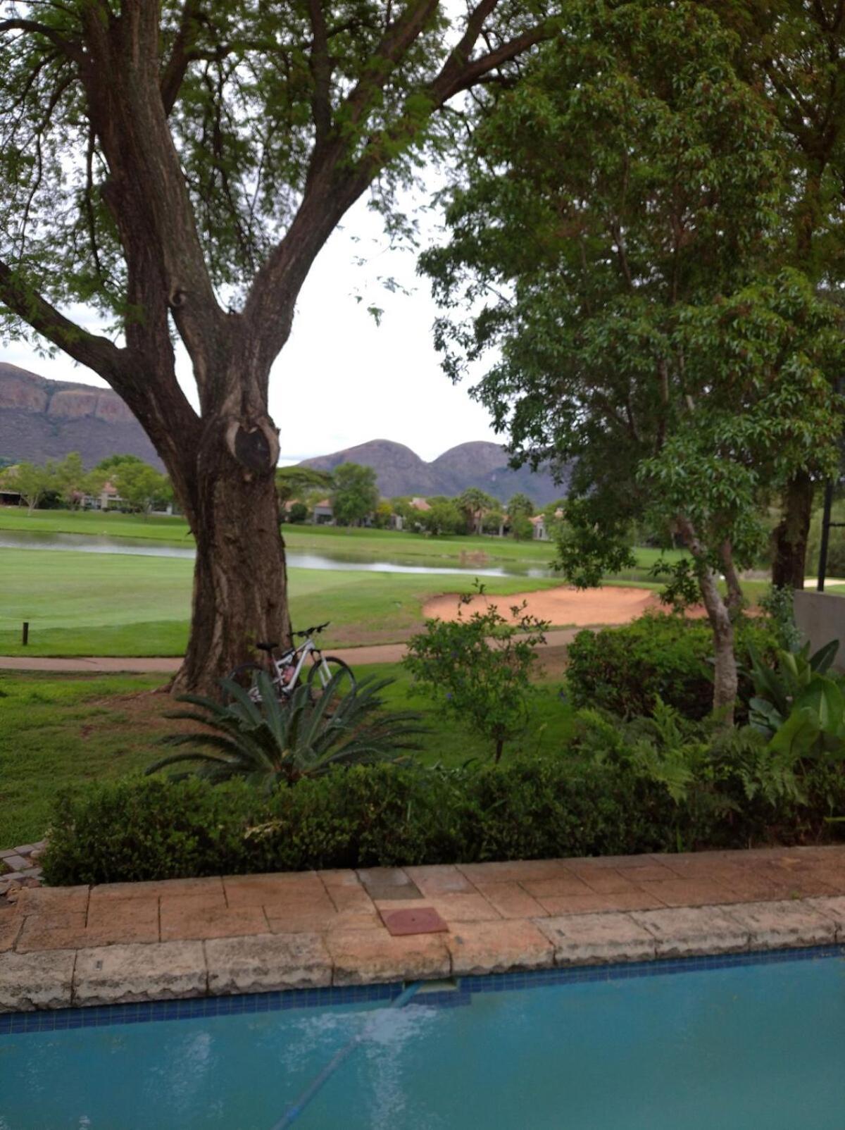Pecanwood Relaxing Villa 5 Bedroom With Pool Hartbeespoort Luaran gambar